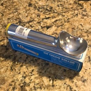 NEW in Box! Ice cream scoop🍨A classic necessity🍦